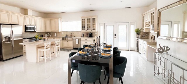 Spacious Private Dream Villa with detached Guesthouse