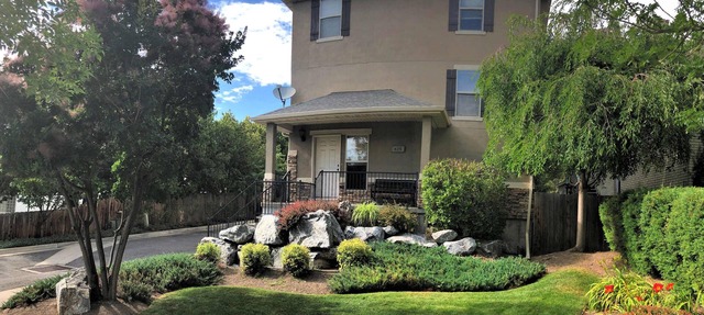 Spacious Townhome Near Downtown