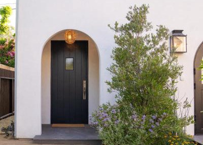 Spanish-style garden Bungalow