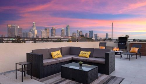 Spectacular Rooftop View House