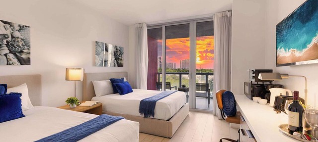 Spectacular Studio, Amazing Amenities + Pool