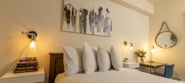 Standard Queen Room with Ensuite Bathroom