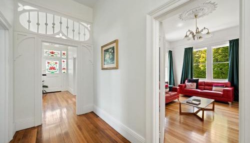 Stately Cornelian bay Hideaway
