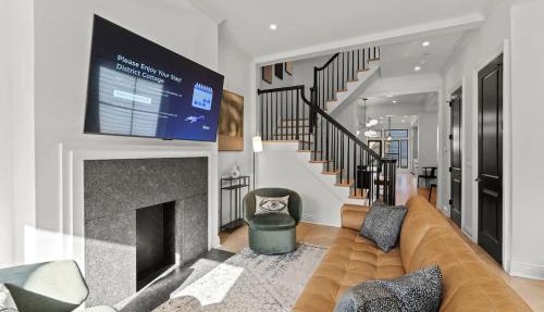 Stately DC Rowhome Spacious 7BR & 4BA #DCottage