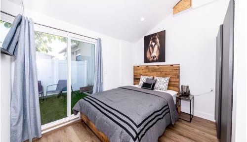 Stellar Sherman Oaks One Bedroom close to Universal Studios