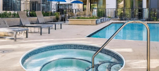 Streeterville Studio w Gym Pool nr Navy Pier CHI-450