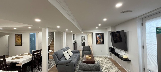 Studio 8848 - 3 Bedroom Basement Apartment - Oasis in Suburban