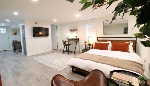 Studio Apartment near RFK fields