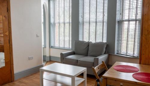 Studio apartment next to Highgate tube station