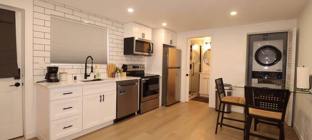 Studio near Downtown, Airport, Stadium, light rail, train