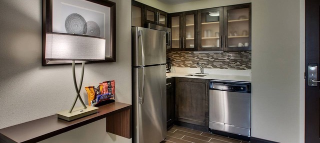 Studio Suite | Free Breakfast + Pool