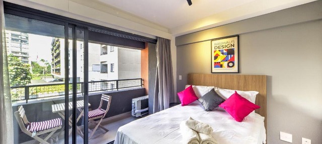 Studio with Balcony 100m from PUC-Pompeia PUQ0208