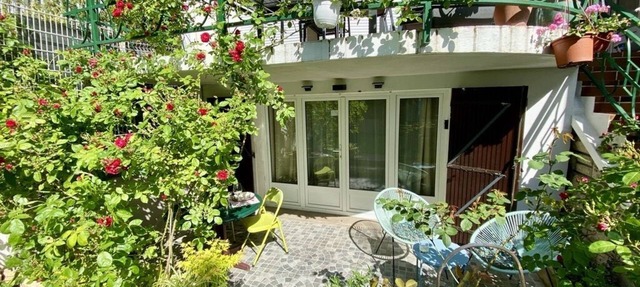 Studio with lovely outdoor terrace 10 minutes from Paris (14th) classified 1*.