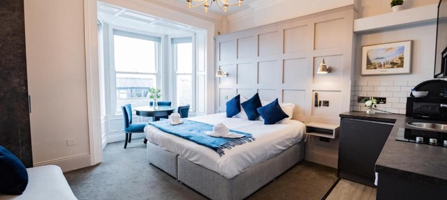 Studio with Scenic Marina Views - Sleeps 3