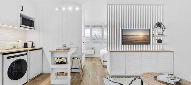 Studio3: Chic Bondi Abode with Pool & A/C
