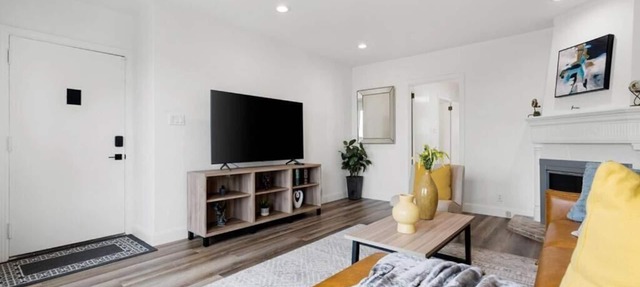 Stunning 2 Bedroom 1 Bath Home near BART
