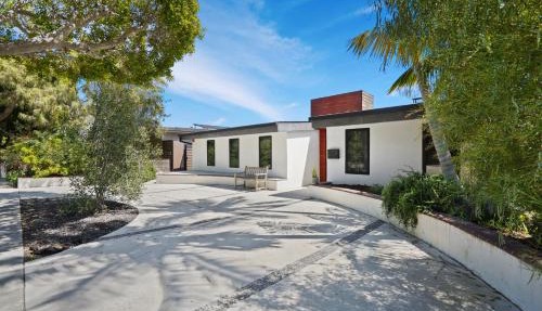 Stunning Modern 5BR Family Mansion, Panoramic views of Penmar Golf, Pet Friendly!