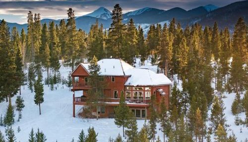 Stunning Mountain Retreat with View and Private Hot Tub