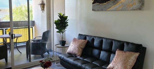 Stylish 1br-1b Beverly Hills Apt