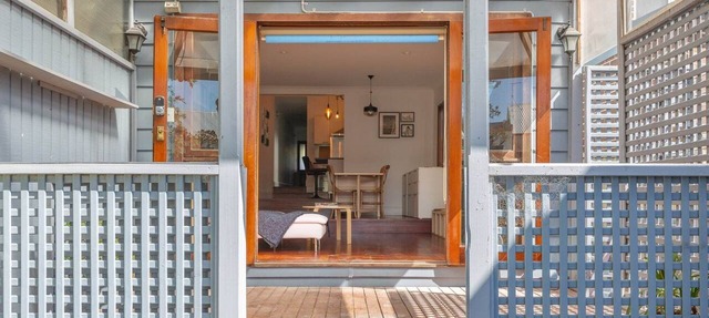 Stylish 2-Bed Cottage in Trendy Erskineville