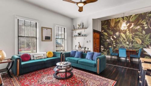 Stylish 2-Bedroom Apartment in Garden District
