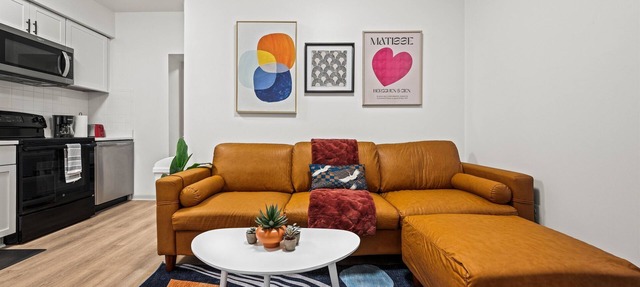 Stylish 2BR | King Bed | Parking | Heart of DC