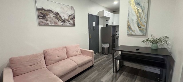 Stylish 2BR Midtown West Near Times Square