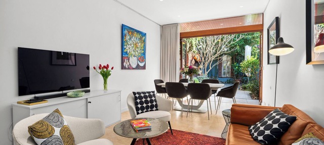 Stylish 3BR, 2BA King Beds Balmain Terrace Near Parks, Ferries & Darling Street