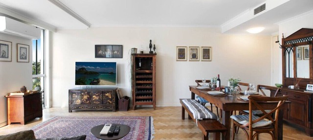 Stylish Balmain Townhouse with Pool & City Views