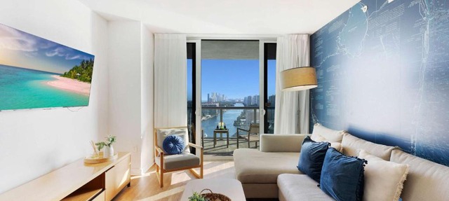 Stylish Beach Apartment with Pool