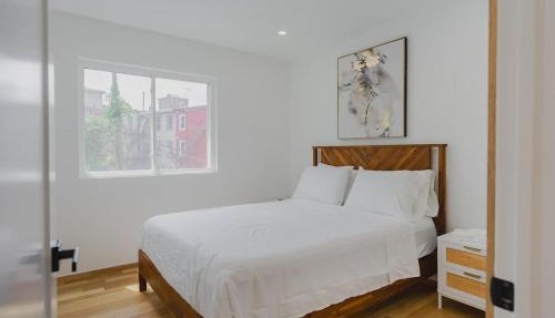Stylish E Boston Room Quick Transit to Downtown