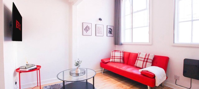 Stylish Mezzanine – Birmingham Centre - Parking Sleeps 4