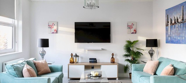 Stylish modern 2-bedroom apartment on Cromwell