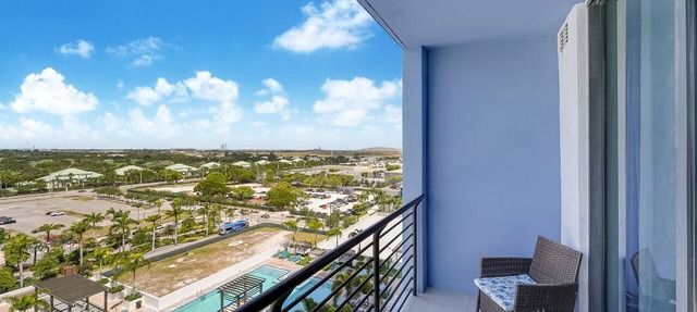 Stylish Studio | Pool View | Downtown Doral' Heart