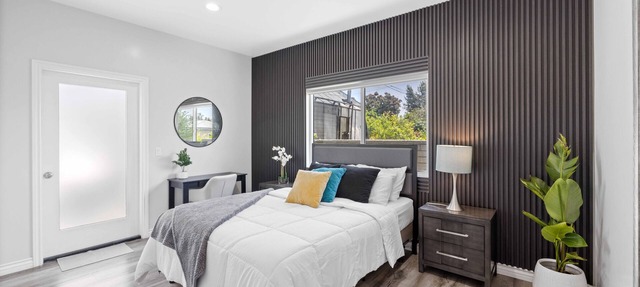 Stylist Home In Convenient Location New Listing Special Book Now!