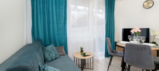 Stylowy Apartament z Ogrodem & Parkingiem by Noclegi Renters