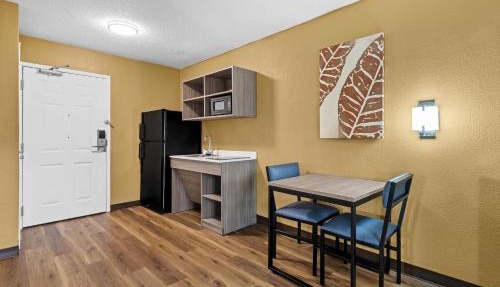 Suburban Studios Charlotte - Executive Park