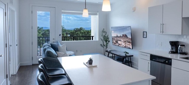 Sugarhouse-1BR 1BA Great Views!