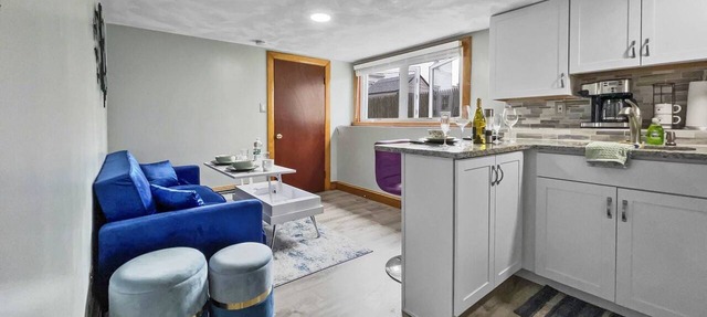 Suite at House of L: Near Boston, Hospitals & Casino – Fast WiFi, Driveway