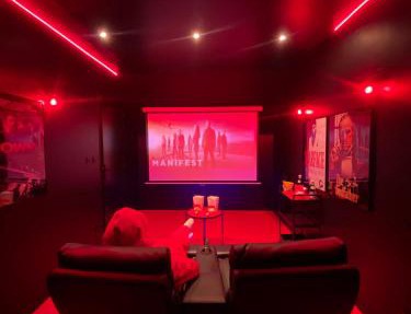 Suite cinéma et jacuzzi privé