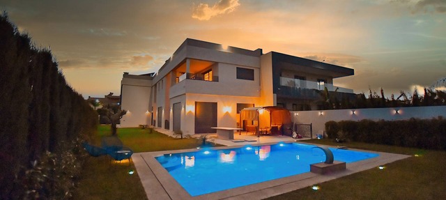 Sumptuous villa with heated pool and Hamam on the Palmeraie side