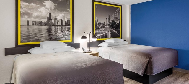 Super 8 by Wyndham Chicago IL