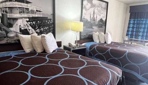 Super 8 by Wyndham Slidell
