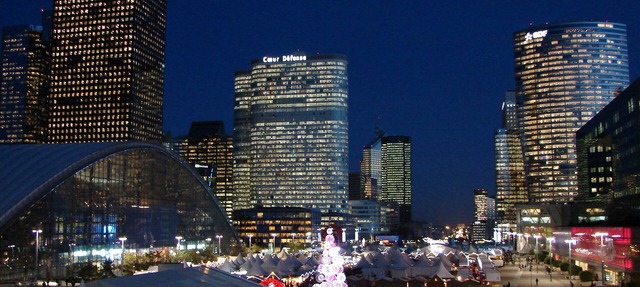 SUPERB 2 ROOMS - PARIS LA DEFENSE- RESIDENCE 4*