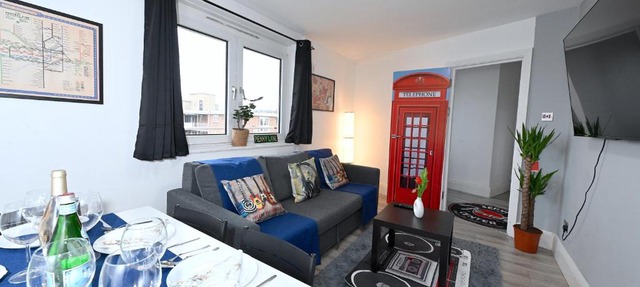 SUPERB 4 BEDROOM FLAT in THE HEART OF CAMDEN TOWN