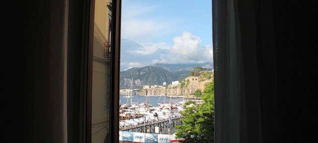 Surriento Suites