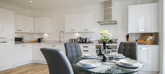 Tailored Stays - De Havilland House