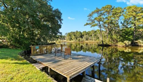 Tara's Riverfront Hideaway