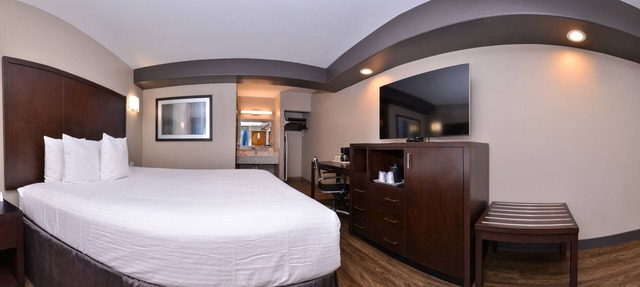 Tarzana Inn