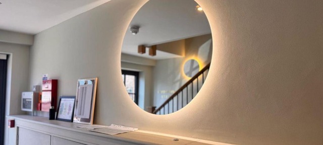 Thames Ditton Apt - Sleeps 6 - Garden & Bbq